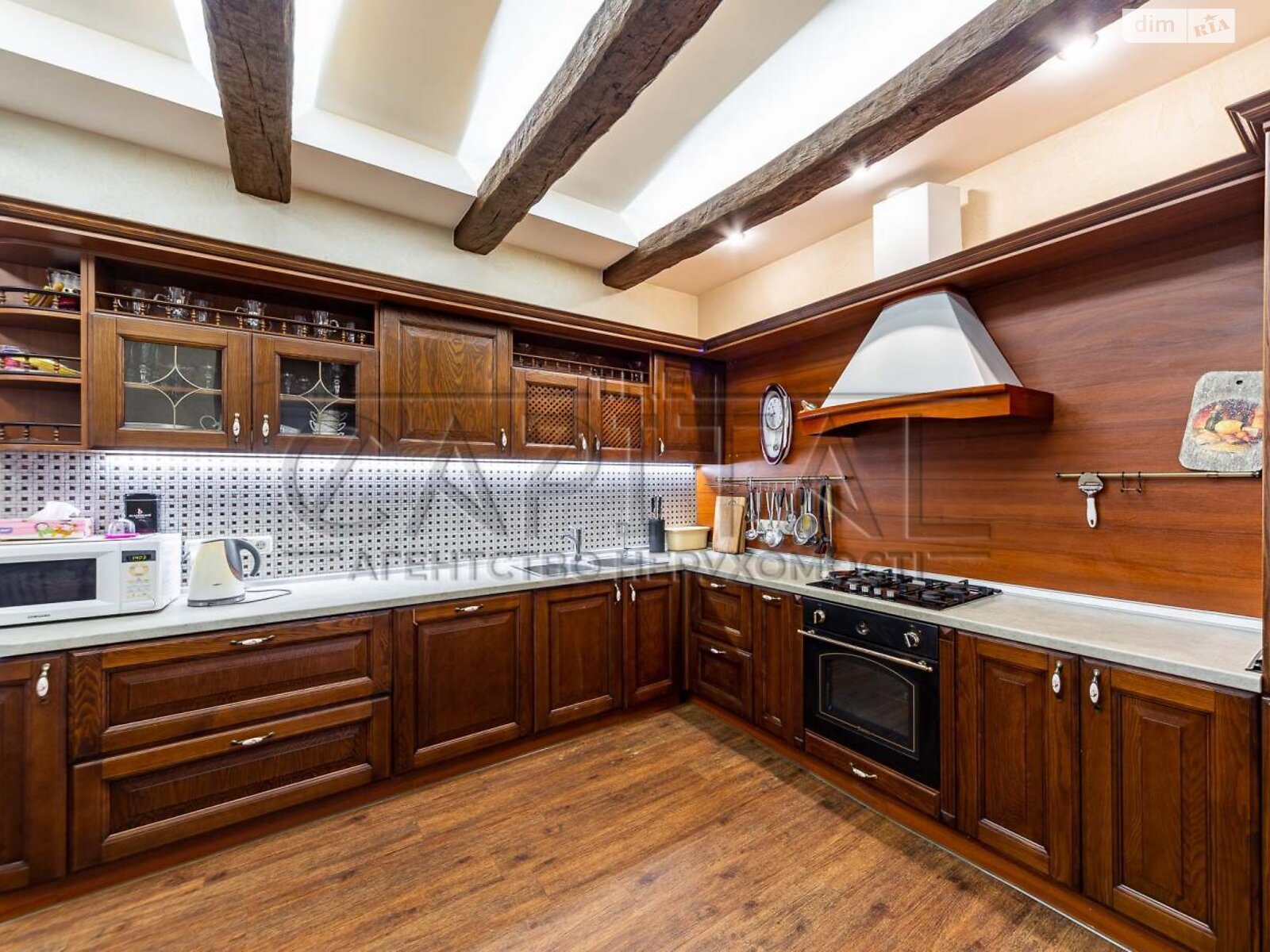 двоповерховий будинок з верандою, 300 кв. м, цегла. Продаж у Тарасівці фото 1 двоповерховий будинок з верандою, 300 кв. м, цегла. Продаж у Тарасівці фото 1