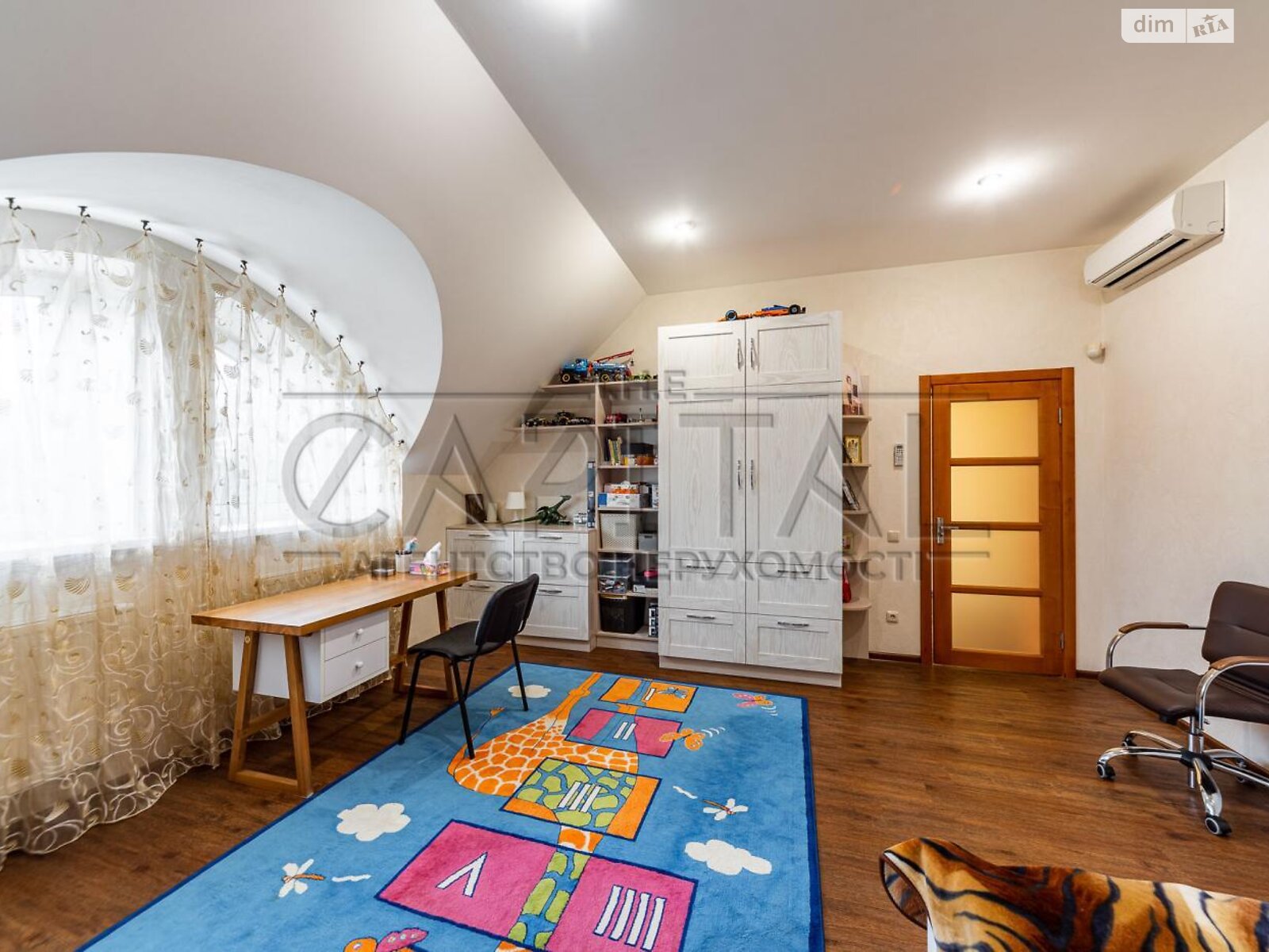 двоповерховий будинок з верандою, 300 кв. м, цегла. Продаж у Тарасівці фото 1 двоповерховий будинок з верандою, 300 кв. м, цегла. Продаж у Тарасівці фото 1