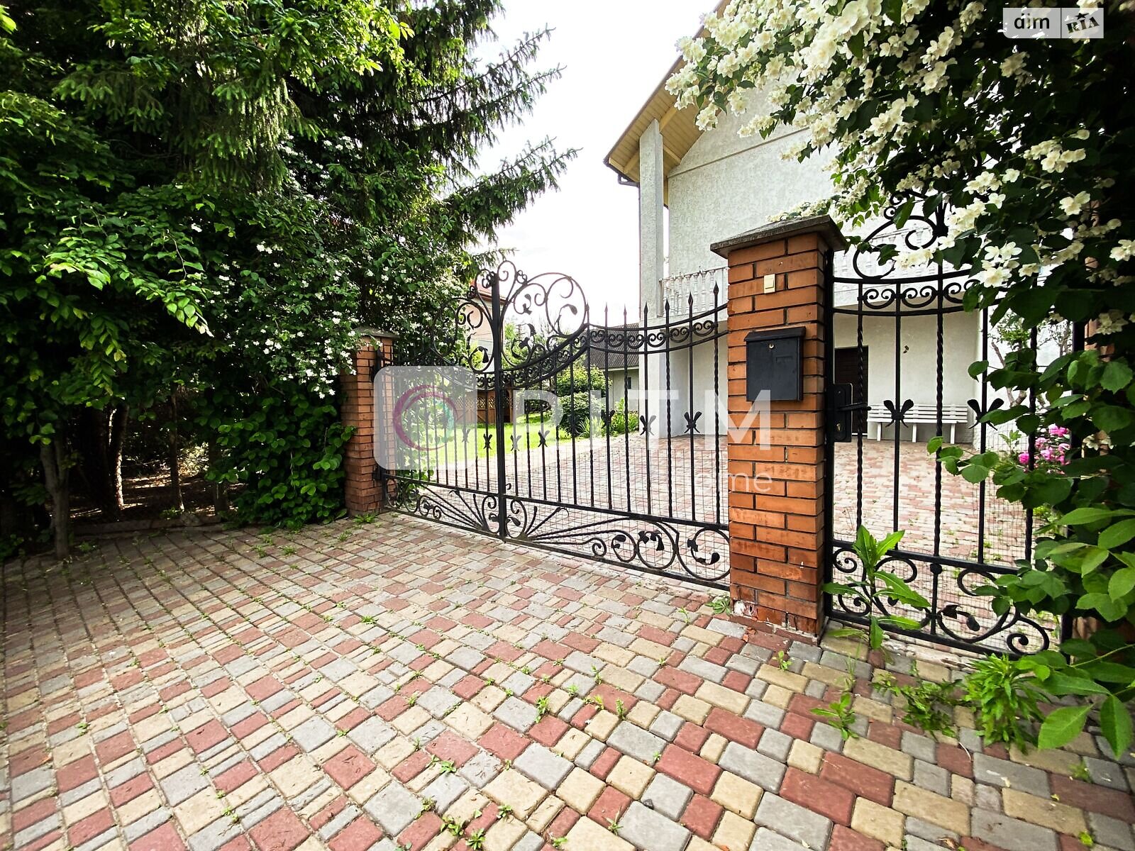 триповерховий будинок з гаражем, 308.3 кв. м, цегла. Продаж у Тарасове фото 1 триповерховий будинок з гаражем, 308.3 кв. м, цегла. Продаж у Тарасове фото 1