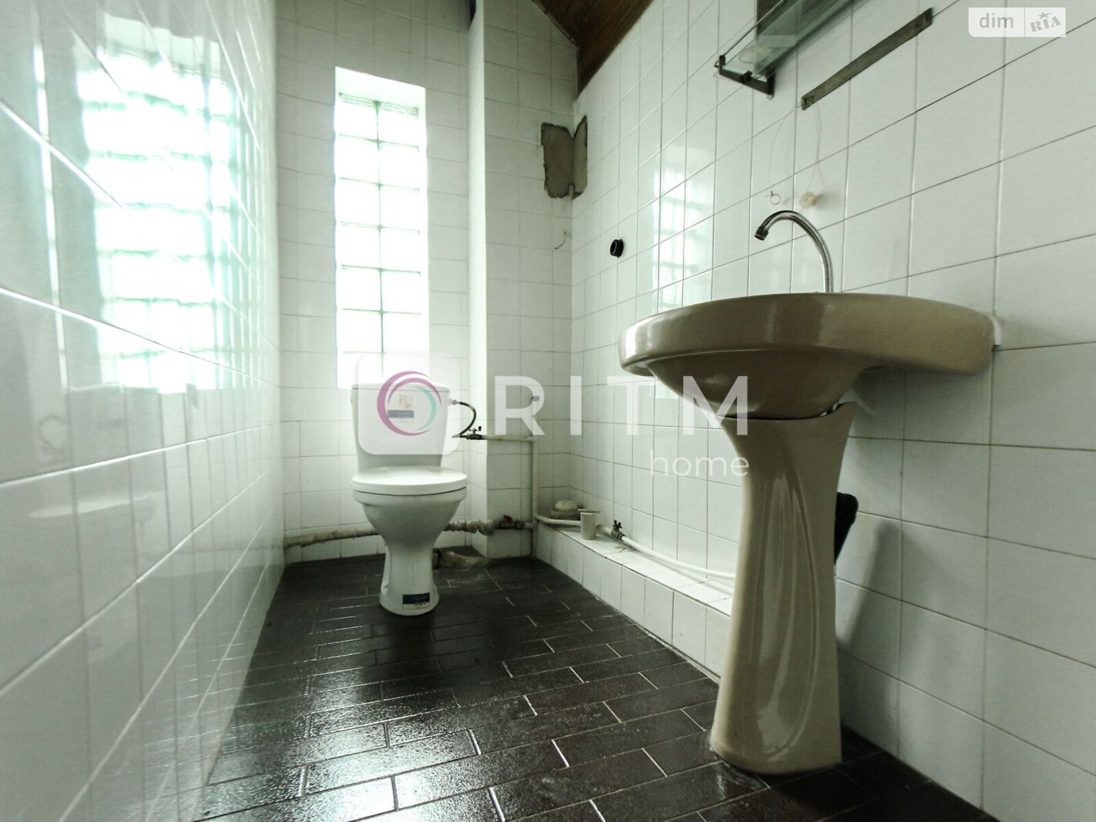 триповерховий будинок з гаражем, 308.3 кв. м, цегла. Продаж у Тарасове фото 1 триповерховий будинок з гаражем, 308.3 кв. м, цегла. Продаж у Тарасове фото 1
