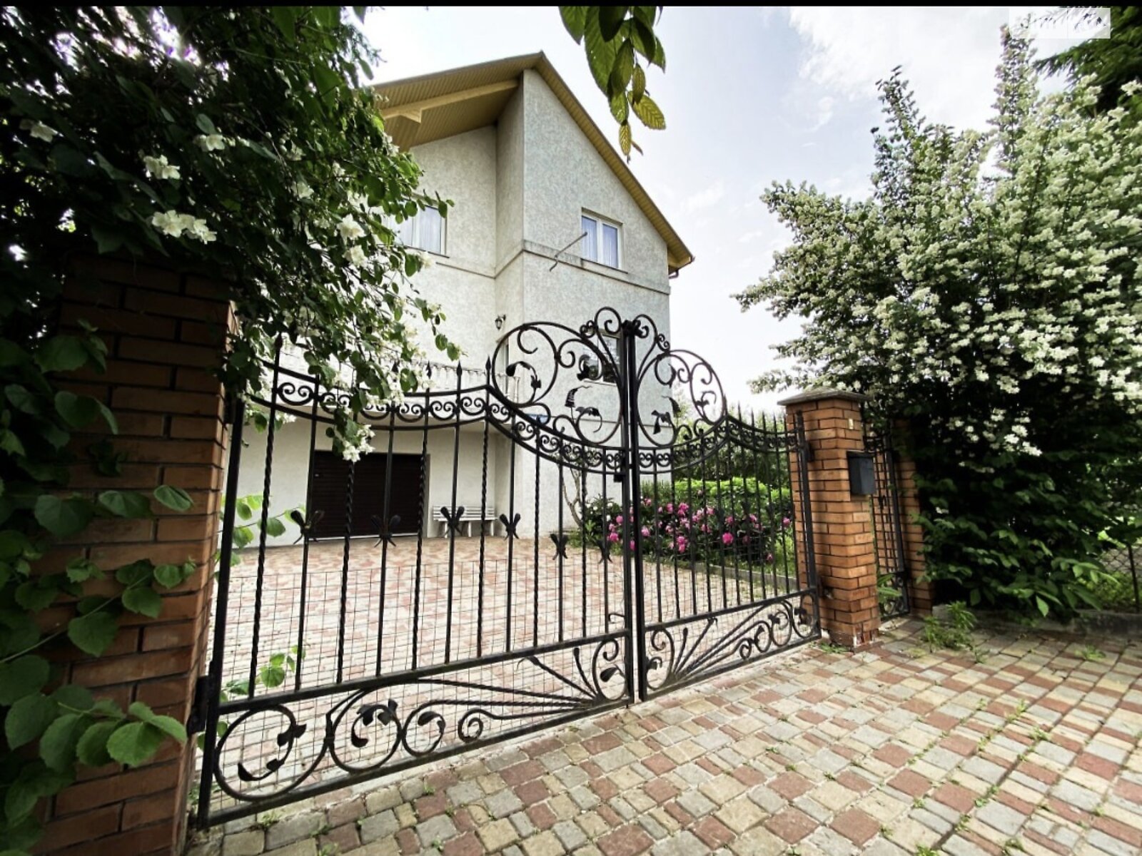 двухэтажный дом с верандой, 308.3 кв. м, кирпич. Продажа в Тарасово фото 1