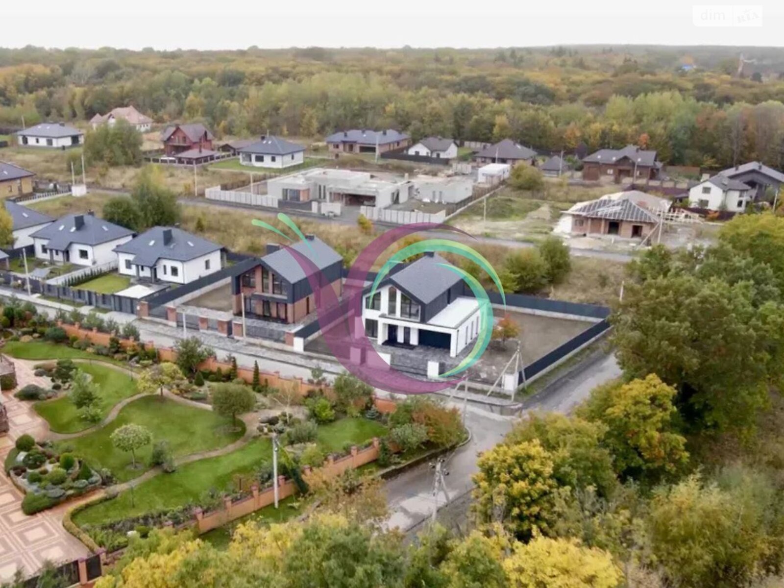 трехэтажный дом с балконом, 250 кв. м, кирпич. Продажа в Тарасово фото 1 трехэтажный дом с балконом, 250 кв. м, кирпич. Продажа в Тарасово фото 1