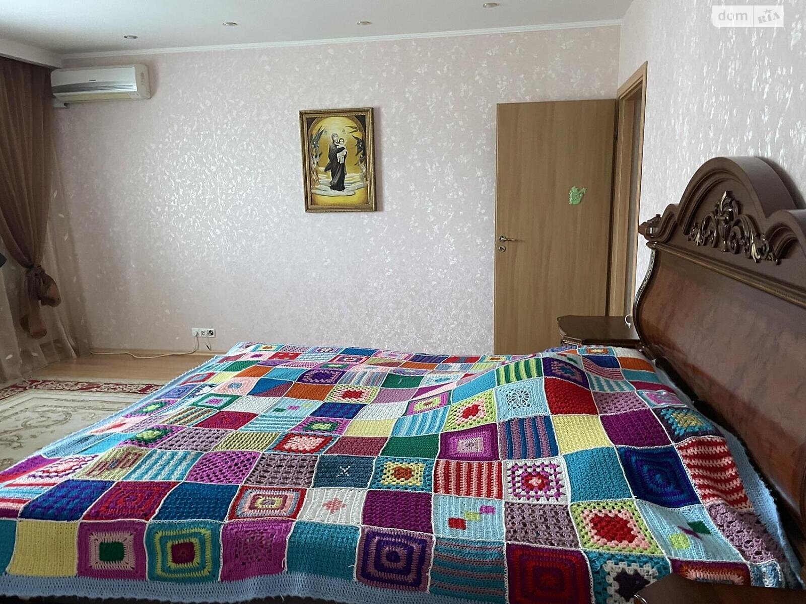 трехэтажный дом, 253 кв. м, газобетон. Продажа в Таценки фото 1