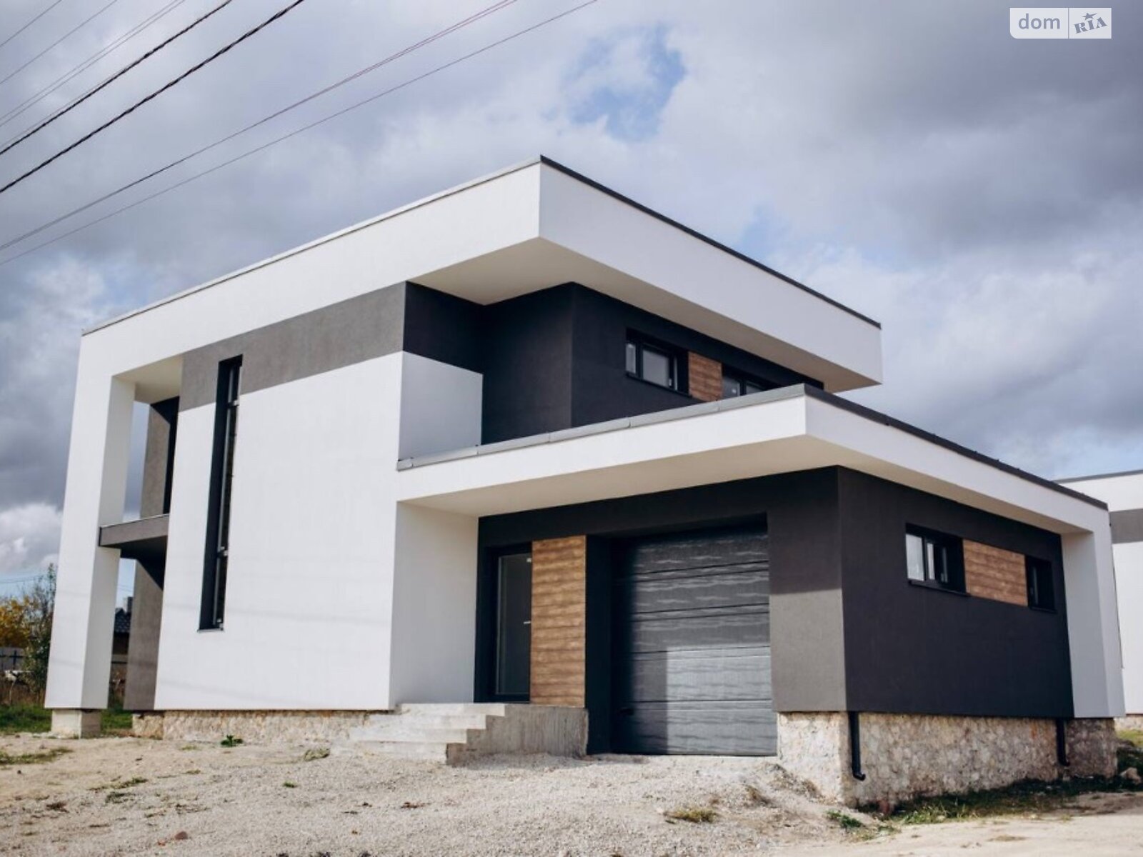 двухэтажный дом с гаражом, 150 кв. м, кирпич. Продажа в Байковцах фото 1