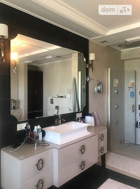 трехэтажный дом с камином, 710 кв. м, кирпич. Продажа в Байковцах (Тернопольская обл.) фото 1 трехэтажный дом с камином, 710 кв. м, кирпич. Продажа в Байковцах (Тернопольская обл.) фото 1
