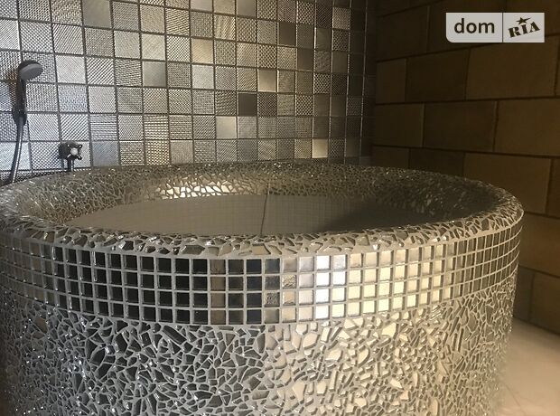 трехэтажный дом с камином, 710 кв. м, кирпич. Продажа в Байковцах (Тернопольская обл.) фото 1 трехэтажный дом с камином, 710 кв. м, кирпич. Продажа в Байковцах (Тернопольская обл.) фото 1