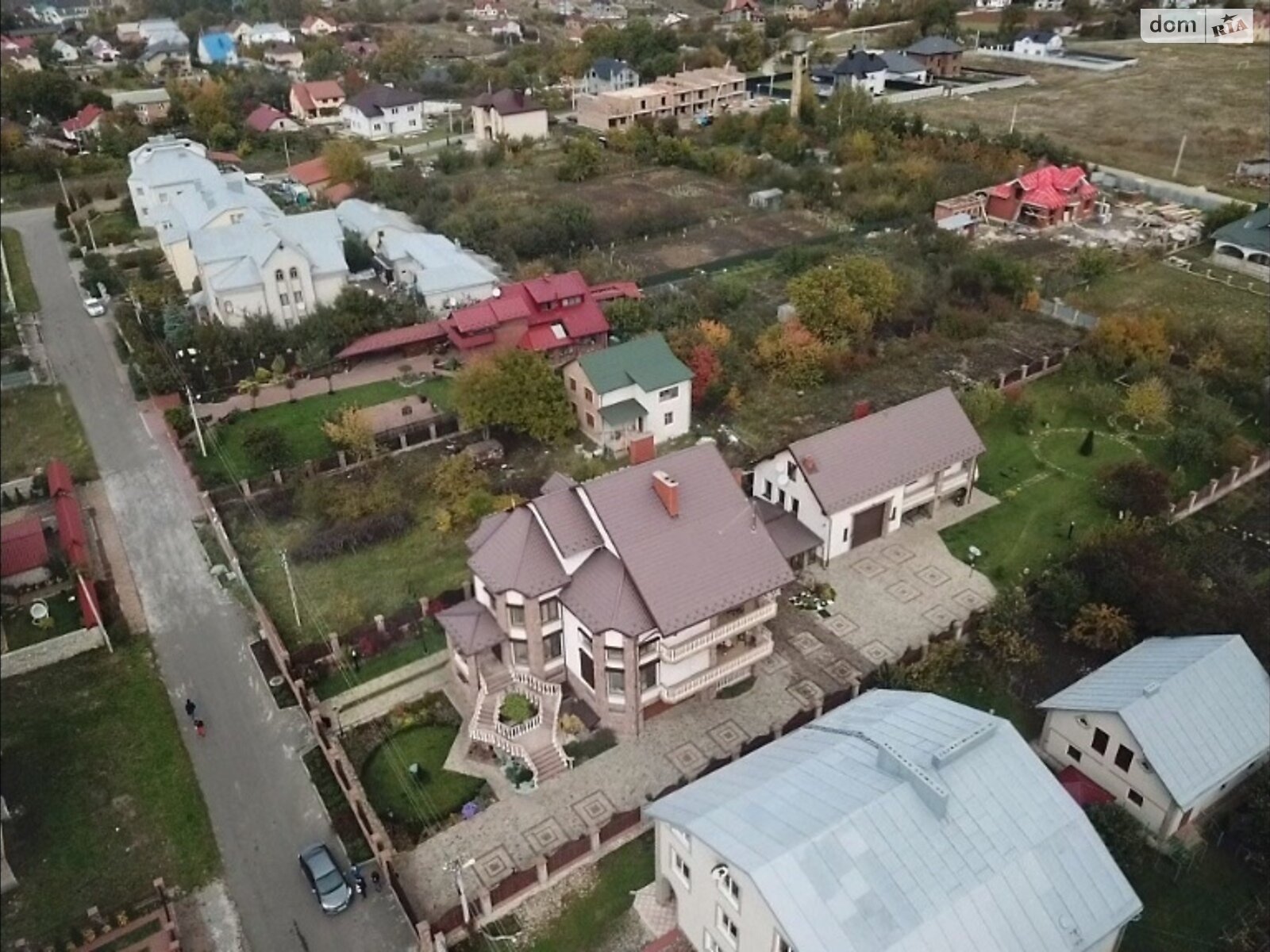 триповерховий будинок веранда, 710 кв. м, цегла. Продаж у Байківці фото 1