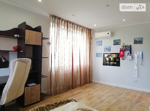 двухэтажный дом с садом, 480 кв. м, кирпич. Продажа в Довжанке (Тернопольская обл.) фото 1 двухэтажный дом с садом, 480 кв. м, кирпич. Продажа в Довжанке (Тернопольская обл.) фото 1