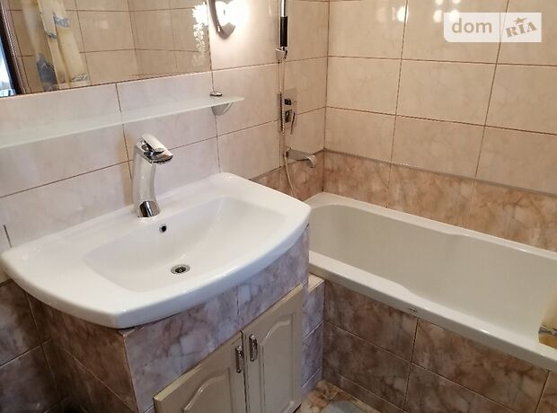 двухэтажный дом с садом, 480 кв. м, кирпич. Продажа в Довжанке (Тернопольская обл.) фото 1 двухэтажный дом с садом, 480 кв. м, кирпич. Продажа в Довжанке (Тернопольская обл.) фото 1