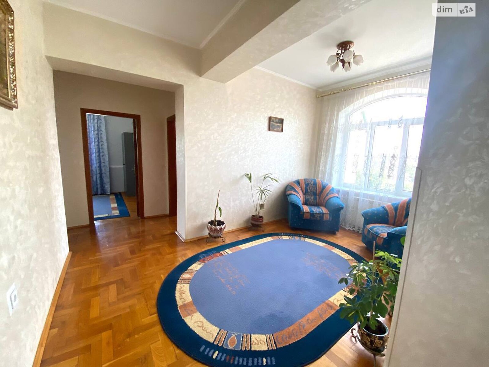 трехэтажный дом с гаражом, 320 кв. м, кирпич. Продажа в Тернополе район Дружба фото 1 трехэтажный дом с гаражом, 320 кв. м, кирпич. Продажа в Тернополе район Дружба фото 1