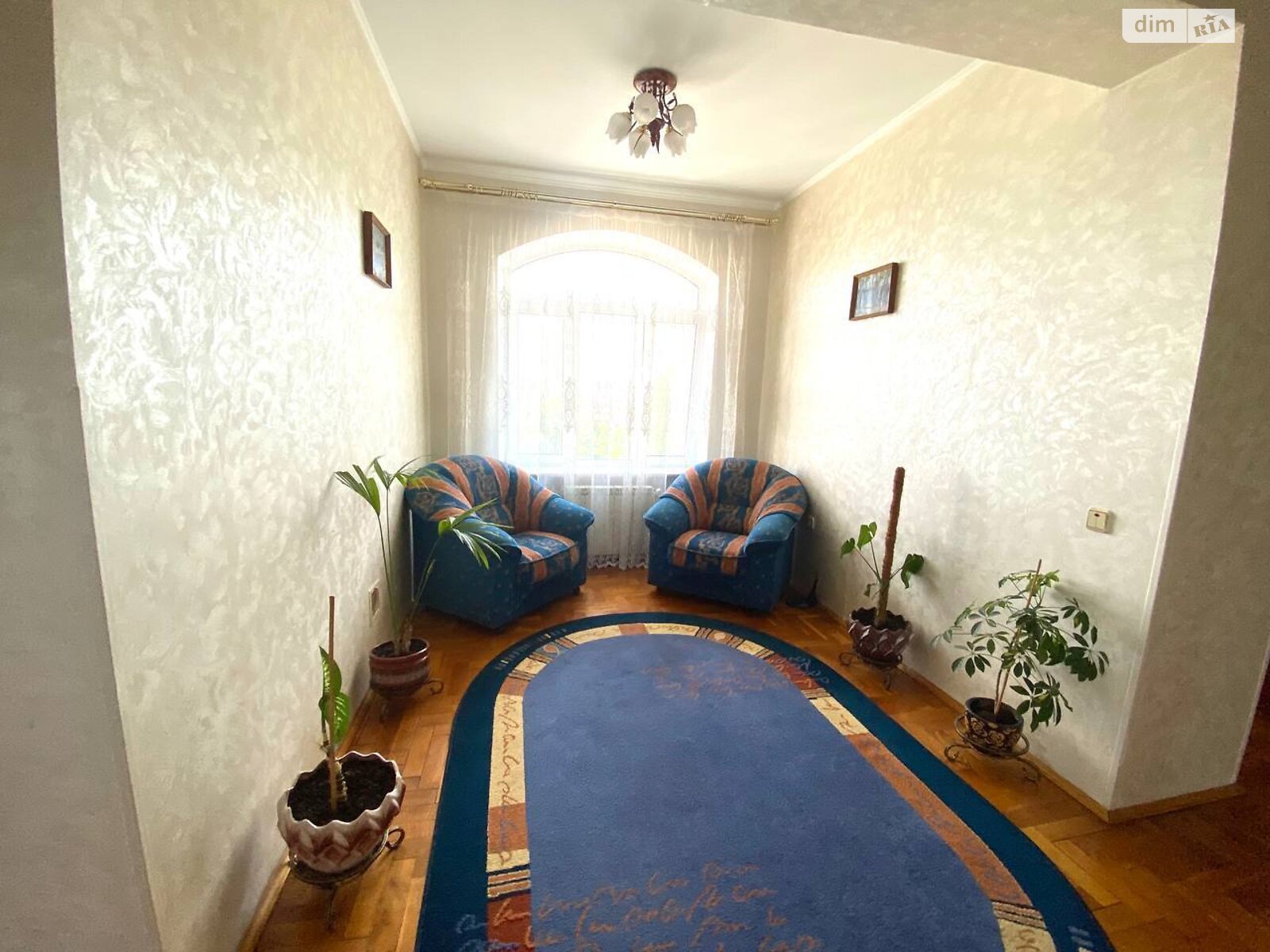 трехэтажный дом с гаражом, 320 кв. м, кирпич. Продажа в Тернополе район Дружба фото 1 трехэтажный дом с гаражом, 320 кв. м, кирпич. Продажа в Тернополе район Дружба фото 1