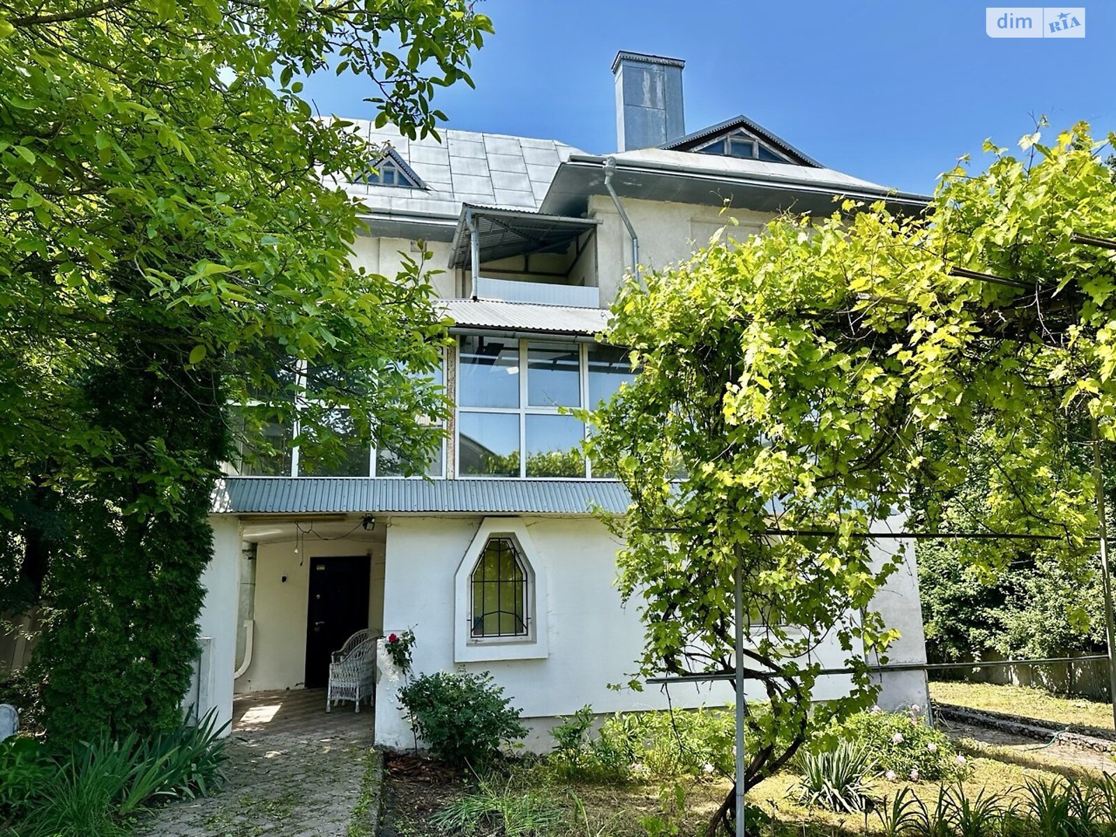 триповерховий будинок з верандою, 639 кв. м, цегла. Продаж в Тернополі, район Дружба фото 1 триповерховий будинок з верандою, 639 кв. м, цегла. Продаж в Тернополі, район Дружба фото 1