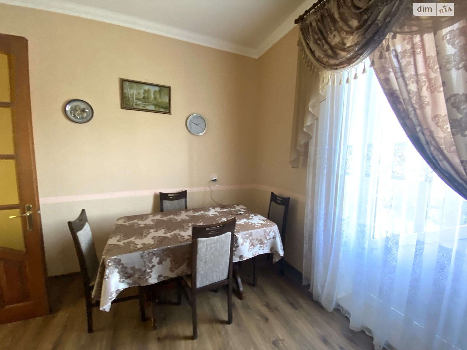 триповерховий будинок з гаражем, 320 кв. м, цегла. Продаж в Тернополі, район Дружба фото 1