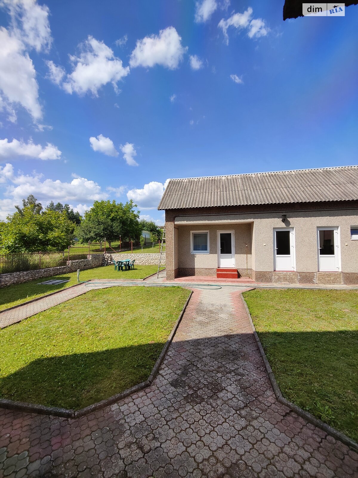 двухэтажный дом с гаражом, 228 кв. м, кирпич. Продажа в Тернополе район Дружба фото 1 двухэтажный дом с гаражом, 228 кв. м, кирпич. Продажа в Тернополе район Дружба фото 1