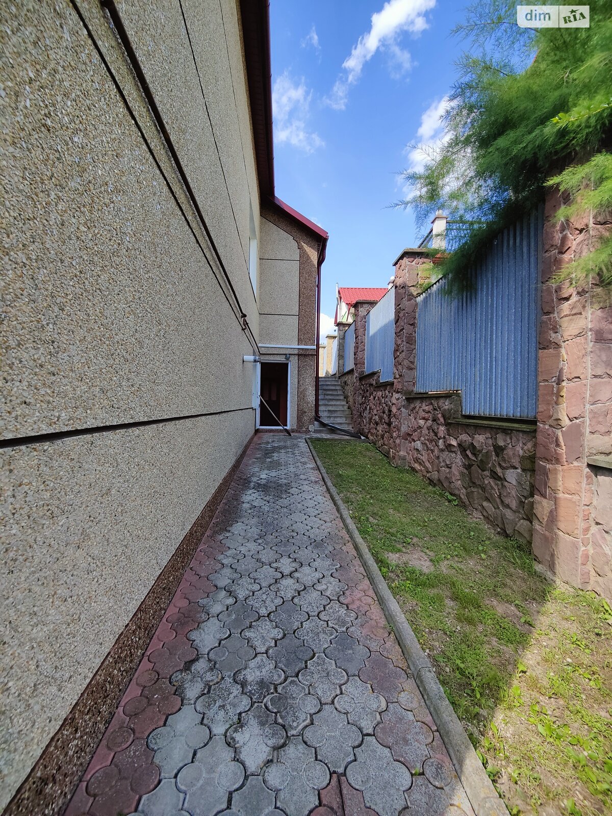 двухэтажный дом с гаражом, 228 кв. м, кирпич. Продажа в Тернополе район Дружба фото 1 двухэтажный дом с гаражом, 228 кв. м, кирпич. Продажа в Тернополе район Дружба фото 1