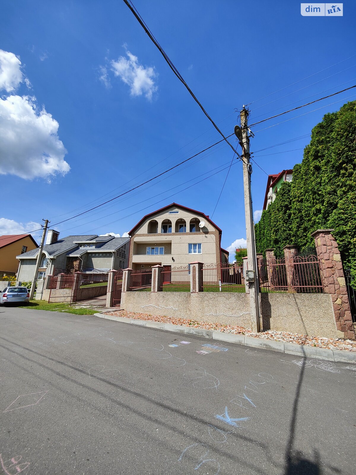 двухэтажный дом с гаражом, 228 кв. м, кирпич. Продажа в Тернополе район Дружба фото 1 двухэтажный дом с гаражом, 228 кв. м, кирпич. Продажа в Тернополе район Дружба фото 1