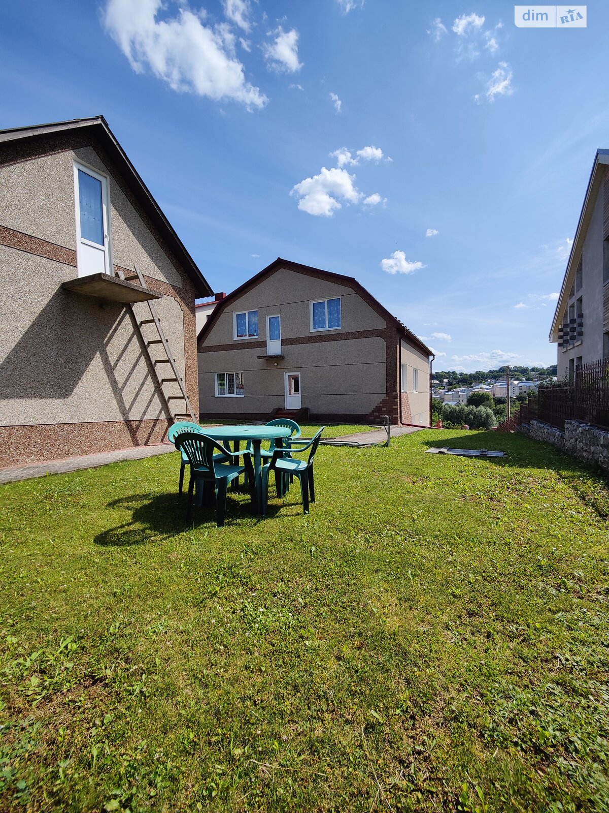 двухэтажный дом с гаражом, 228 кв. м, кирпич. Продажа в Тернополе район Дружба фото 1 двухэтажный дом с гаражом, 228 кв. м, кирпич. Продажа в Тернополе район Дружба фото 1