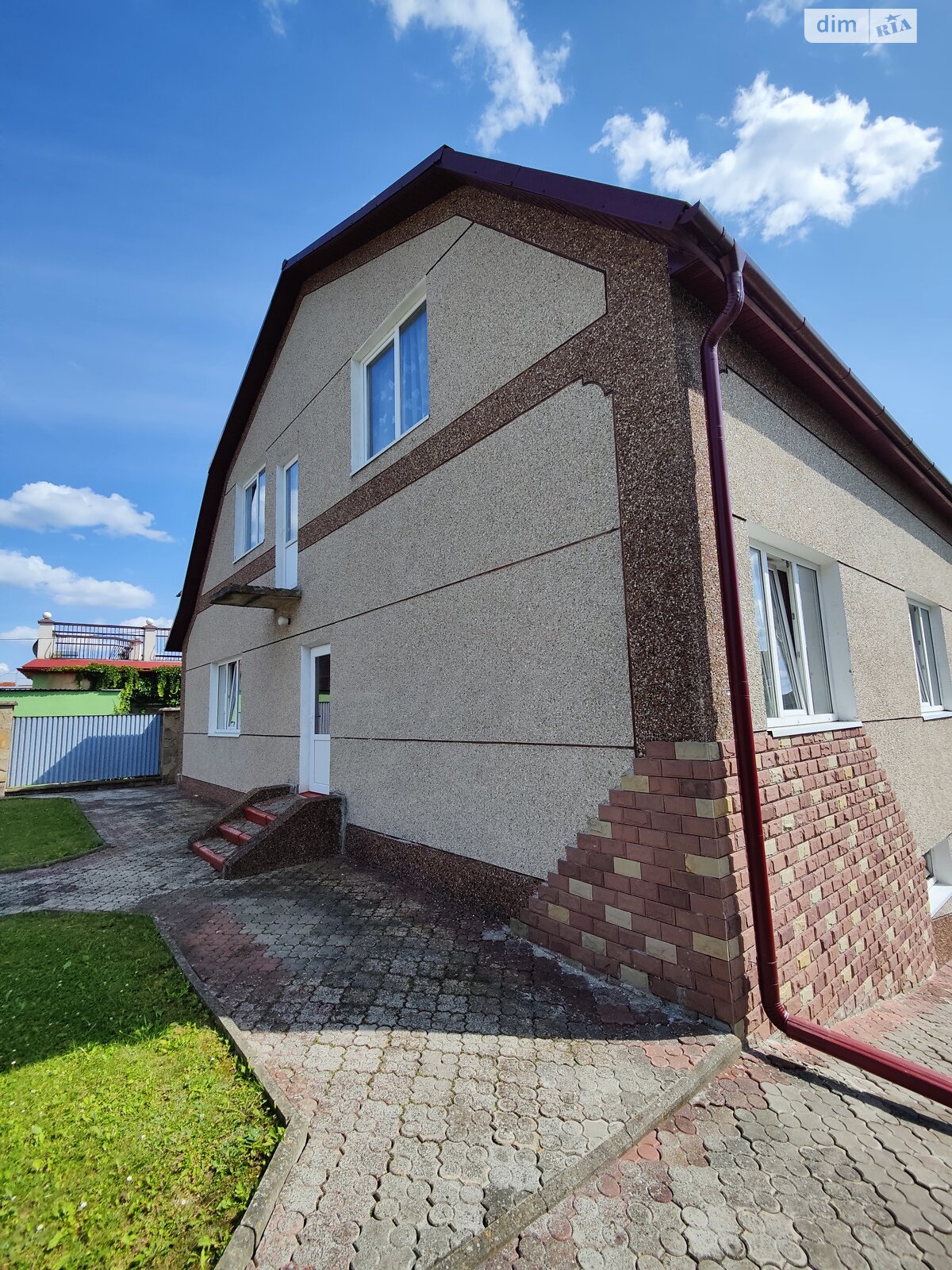 двухэтажный дом с гаражом, 228 кв. м, кирпич. Продажа в Тернополе район Дружба фото 1 двухэтажный дом с гаражом, 228 кв. м, кирпич. Продажа в Тернополе район Дружба фото 1