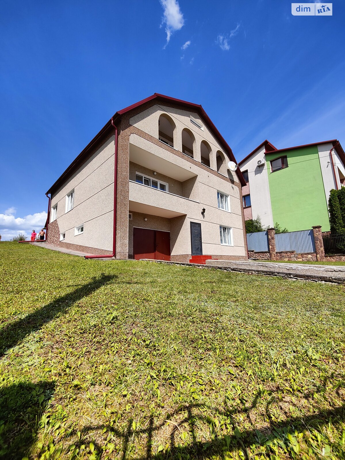 двухэтажный дом с гаражом, 228 кв. м, кирпич. Продажа в Тернополе район Дружба фото 1 двухэтажный дом с гаражом, 228 кв. м, кирпич. Продажа в Тернополе район Дружба фото 1