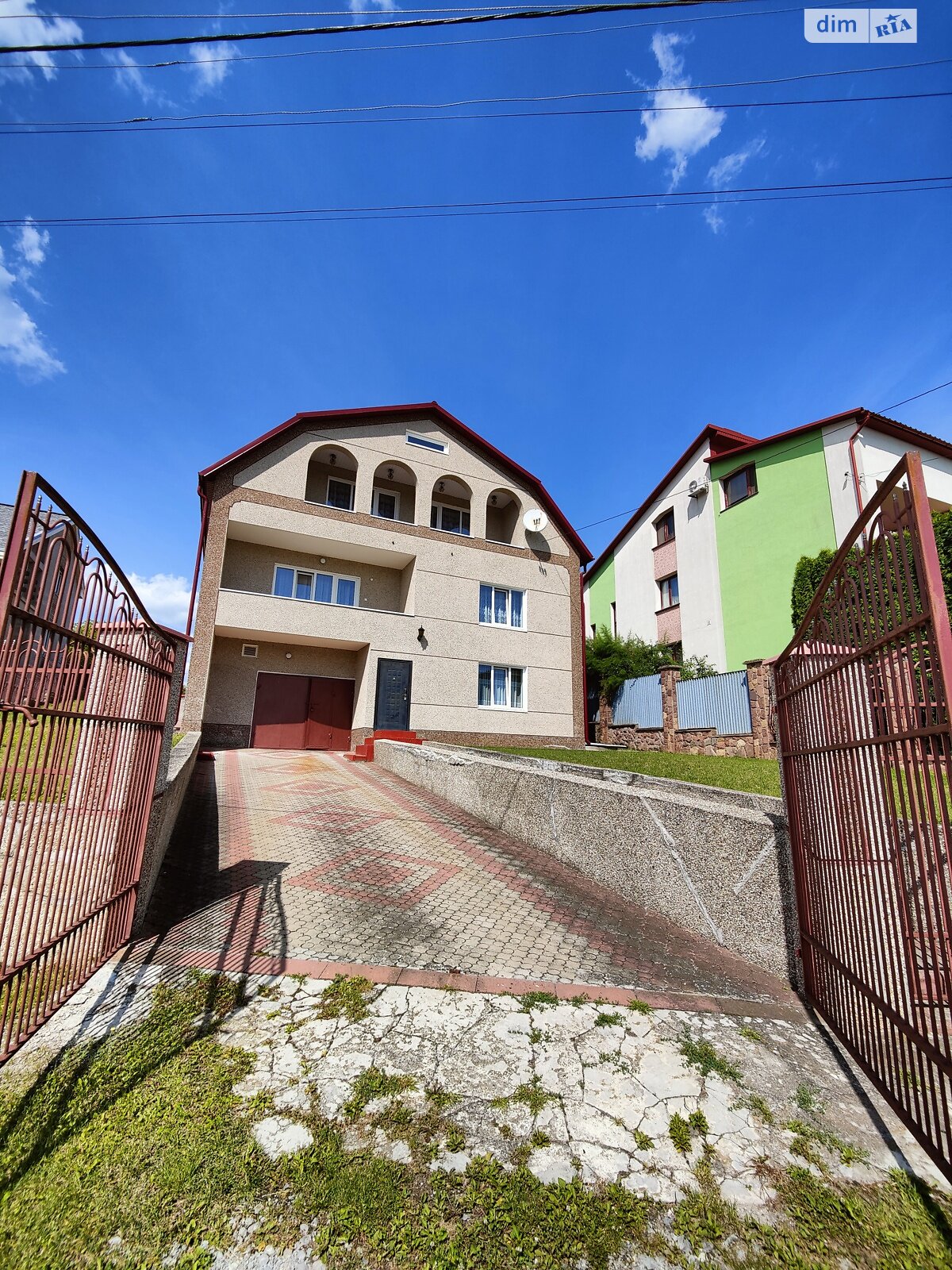 двухэтажный дом с гаражом, 228 кв. м, кирпич. Продажа в Тернополе район Дружба фото 1 двухэтажный дом с гаражом, 228 кв. м, кирпич. Продажа в Тернополе район Дружба фото 1