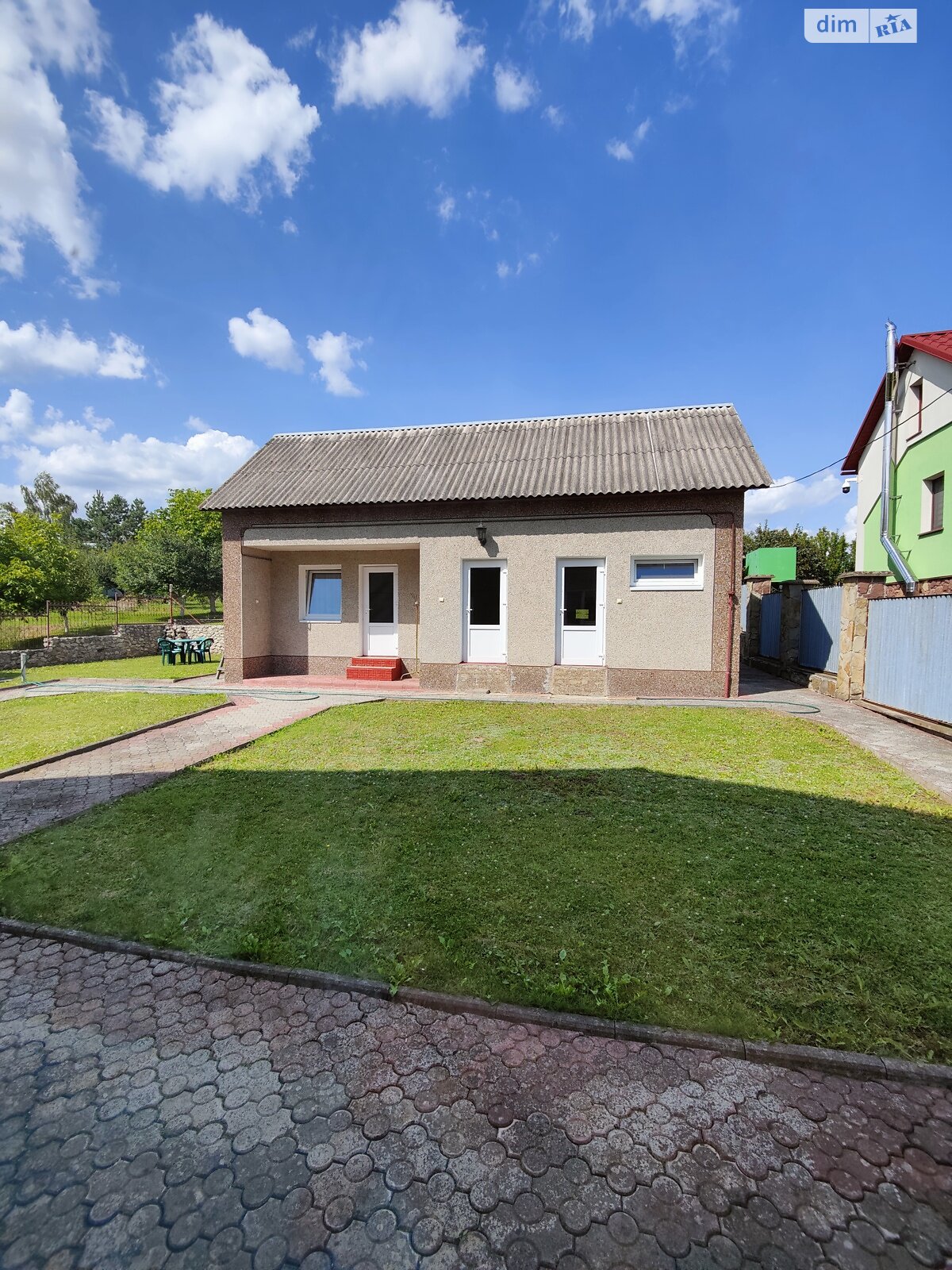 двухэтажный дом с гаражом, 228 кв. м, кирпич. Продажа в Тернополе район Дружба фото 1 двухэтажный дом с гаражом, 228 кв. м, кирпич. Продажа в Тернополе район Дружба фото 1