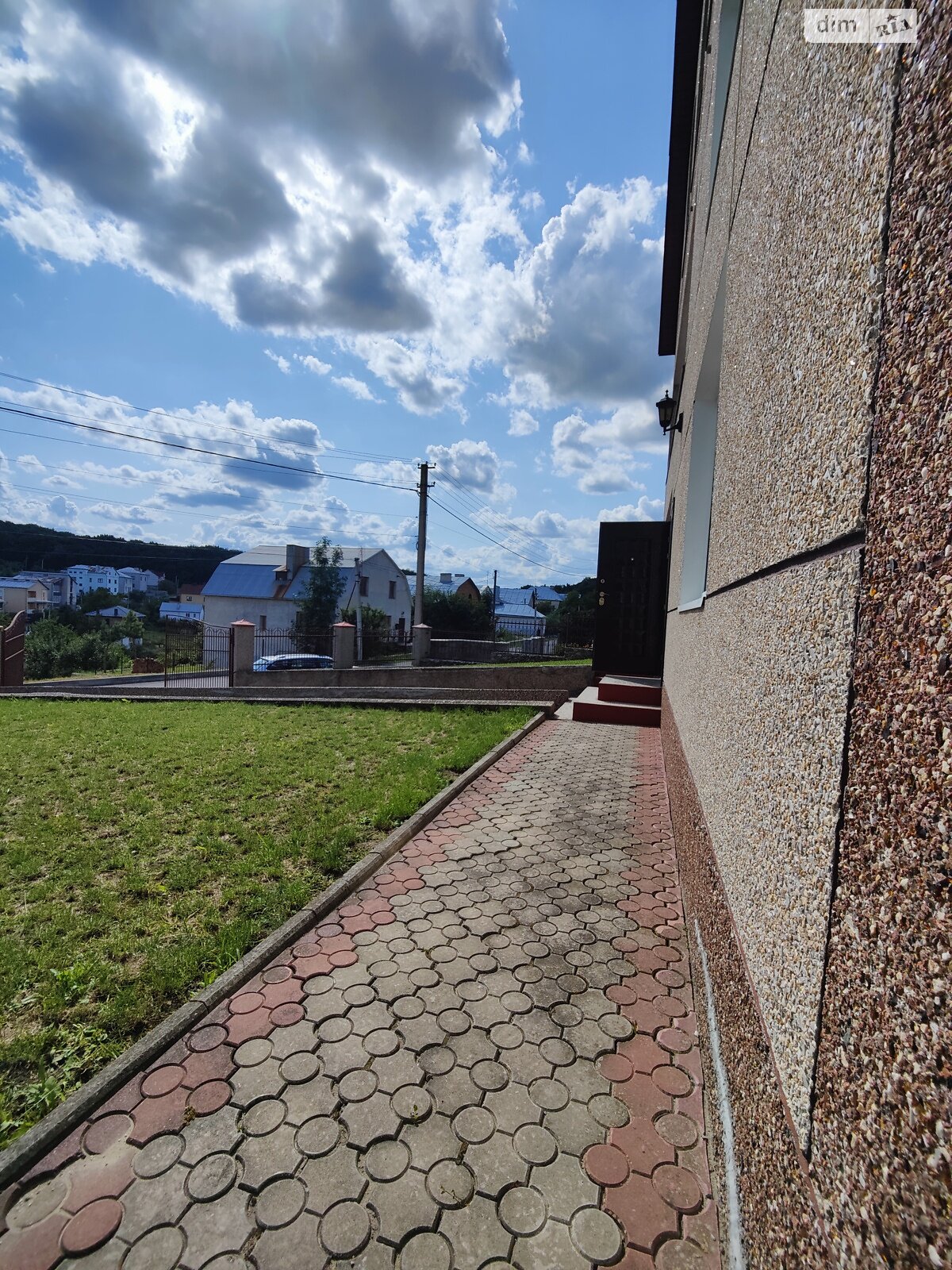 двухэтажный дом с гаражом, 228 кв. м, кирпич. Продажа в Тернополе район Дружба фото 1 двухэтажный дом с гаражом, 228 кв. м, кирпич. Продажа в Тернополе район Дружба фото 1