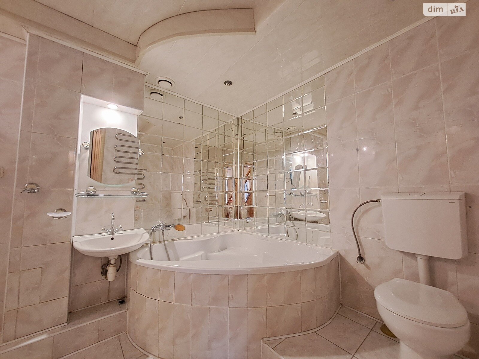 триповерховий будинок, 268 кв. м, цегла. Продаж в Тернополі, район Канада фото 1 триповерховий будинок, 268 кв. м, цегла. Продаж в Тернополі, район Канада фото 1