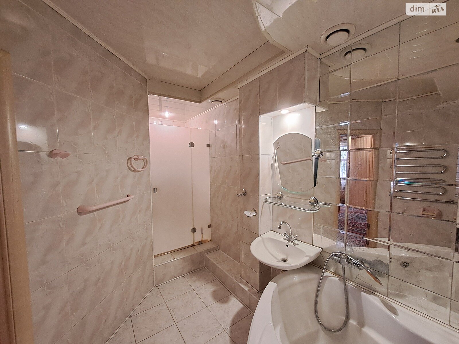 триповерховий будинок, 268 кв. м, цегла. Продаж в Тернополі, район Канада фото 1 триповерховий будинок, 268 кв. м, цегла. Продаж в Тернополі, район Канада фото 1