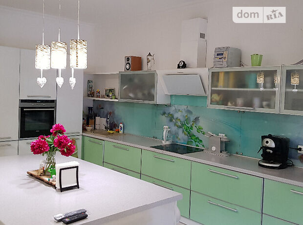 трехэтажный дом с камином, 495 кв. м, кирпич. Продажа в Петрикове (Тернопольская обл.) фото 1 трехэтажный дом с камином, 495 кв. м, кирпич. Продажа в Петрикове (Тернопольская обл.) фото 1