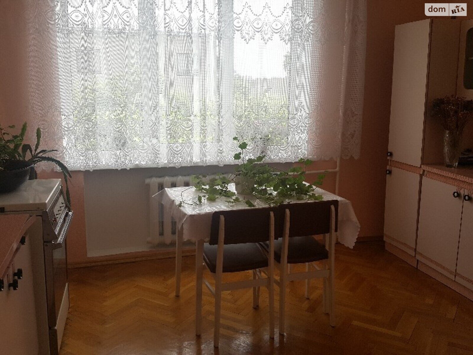 трехэтажный дом с балконом, 250 кв. м, кирпич. Продажа в Подгородном фото 1