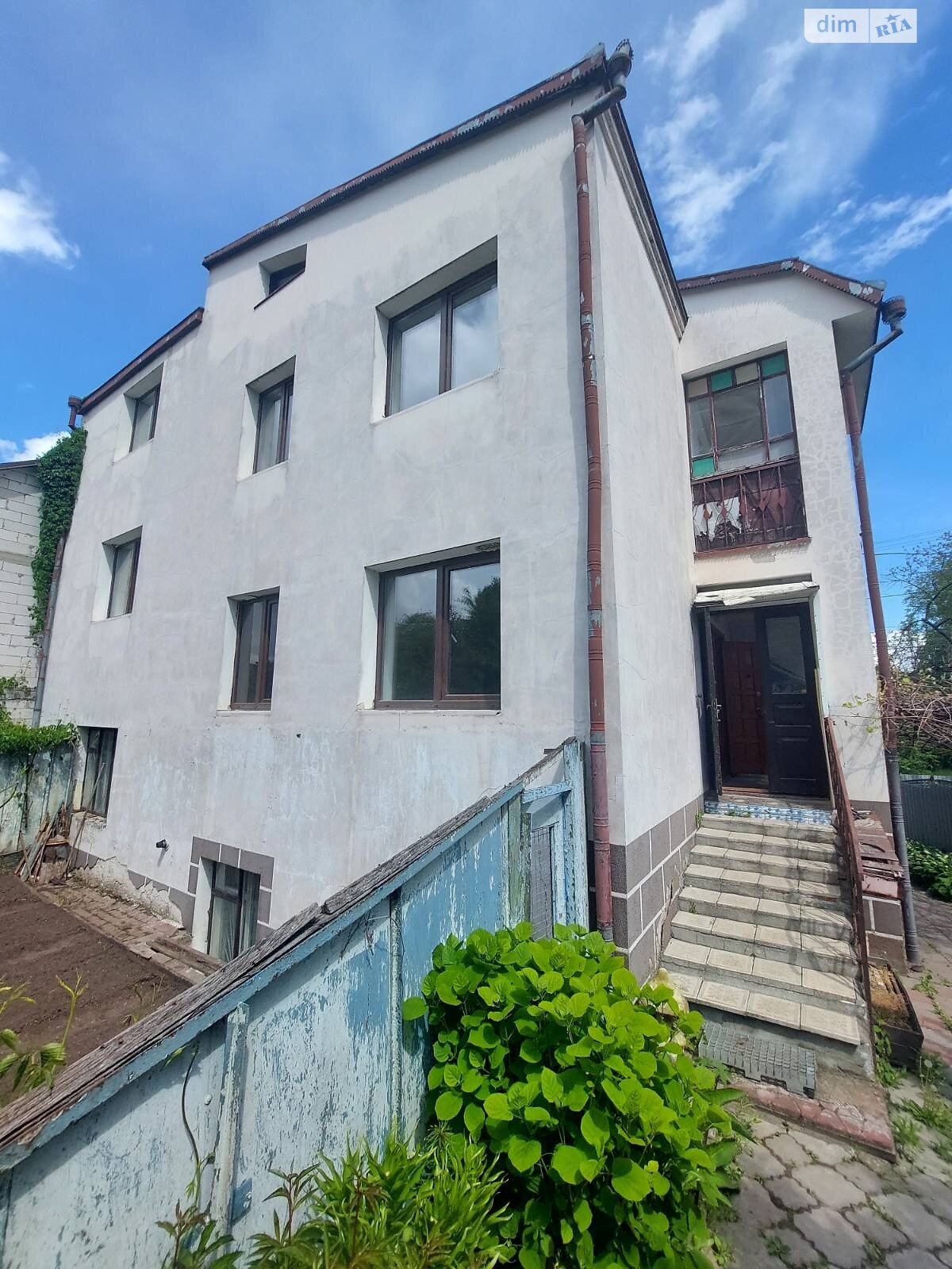триповерховий будинок, 220 кв. м, цегла. Продаж у Тернополі фото 1 триповерховий будинок, 220 кв. м, цегла. Продаж у Тернополі фото 1
