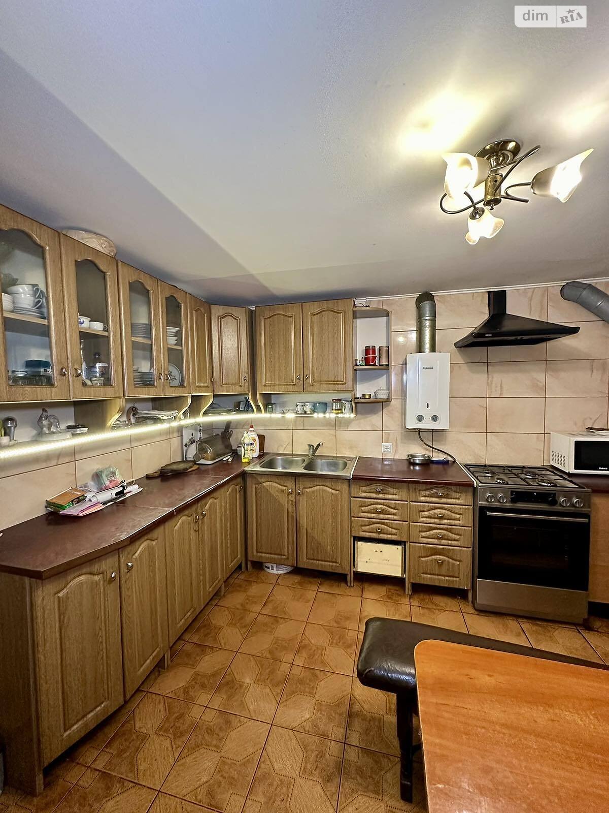 двухэтажный дом с верандой, 250 кв. м, кирпич. Продажа в Тернополе фото 1 двухэтажный дом с верандой, 250 кв. м, кирпич. Продажа в Тернополе фото 1
