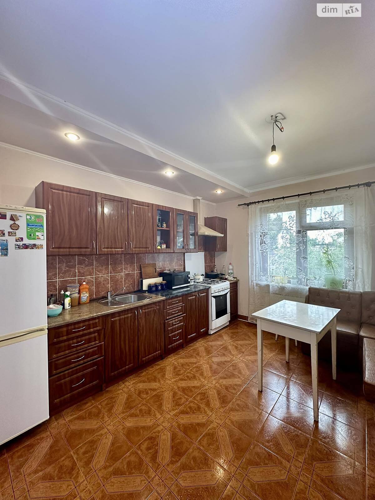 двухэтажный дом с верандой, 250 кв. м, кирпич. Продажа в Тернополе фото 1 двухэтажный дом с верандой, 250 кв. м, кирпич. Продажа в Тернополе фото 1