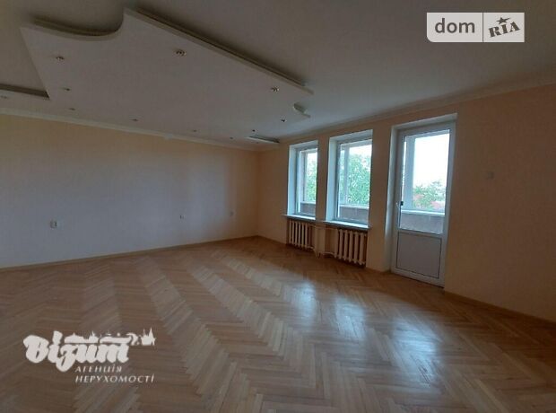 трехэтажный дом с садом, 450 кв. м, кирпич. Продажа в Смиковци (Тернопольская обл.) фото 1 трехэтажный дом с садом, 450 кв. м, кирпич. Продажа в Смиковци (Тернопольская обл.) фото 1