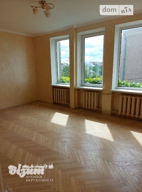трехэтажный дом с садом, 450 кв. м, кирпич. Продажа в Смиковци (Тернопольская обл.) фото 1 трехэтажный дом с садом, 450 кв. м, кирпич. Продажа в Смиковци (Тернопольская обл.) фото 1
