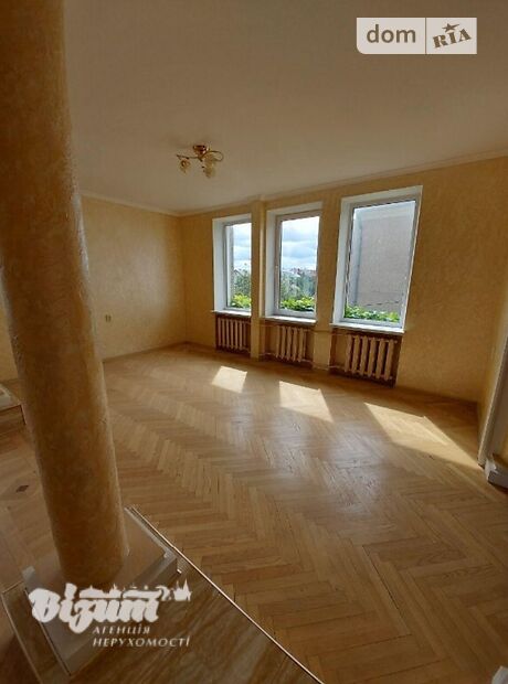 трехэтажный дом с садом, 450 кв. м, кирпич. Продажа в Смиковци (Тернопольская обл.) фото 1 трехэтажный дом с садом, 450 кв. м, кирпич. Продажа в Смиковци (Тернопольская обл.) фото 1