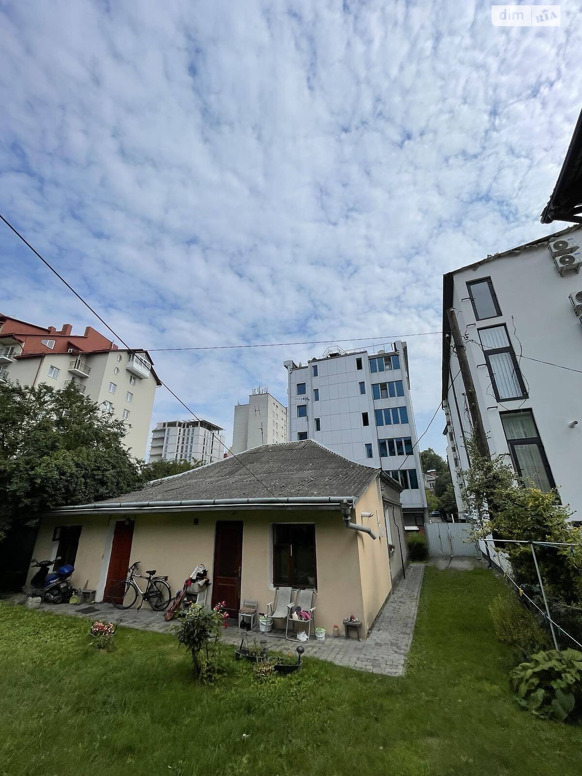 одноэтажный дом, 100 кв. м, кирпич. Продажа в Тернополе район Центр фото 1 одноэтажный дом, 100 кв. м, кирпич. Продажа в Тернополе район Центр фото 1