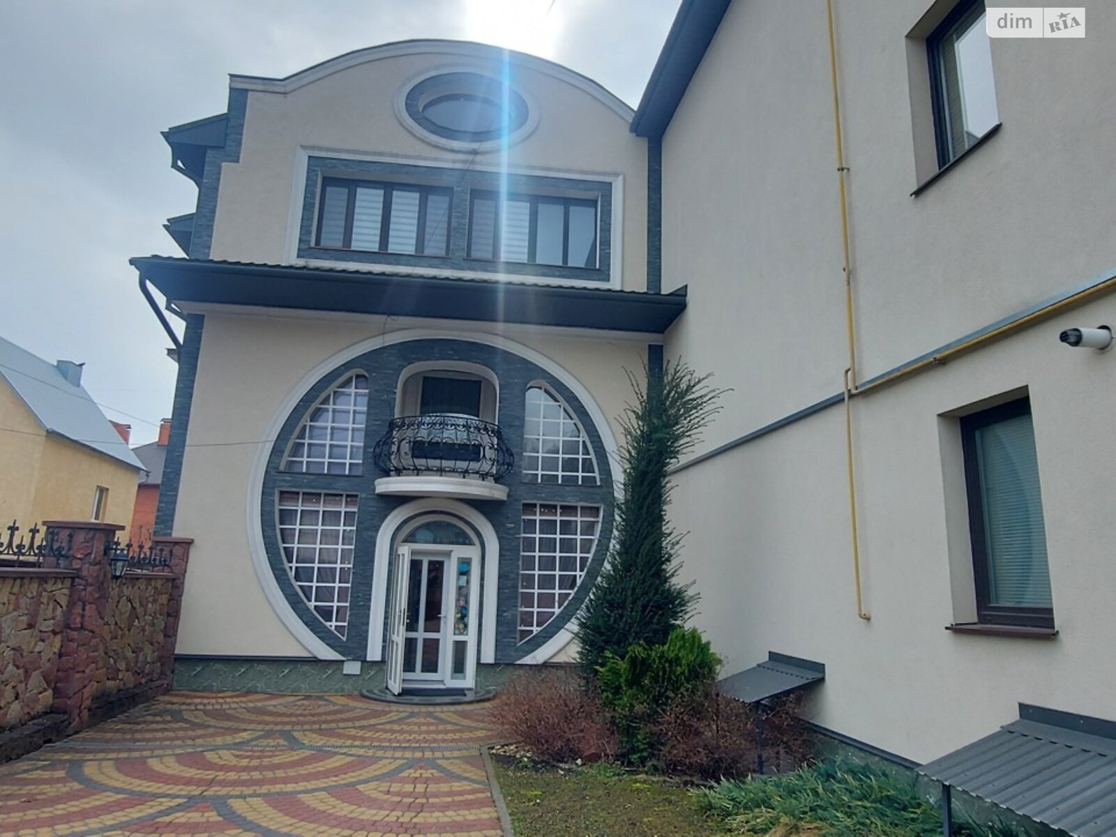 трехэтажный дом беседка, 530 кв. м, кирпич. Продажа в Тернополе район Центр фото 1