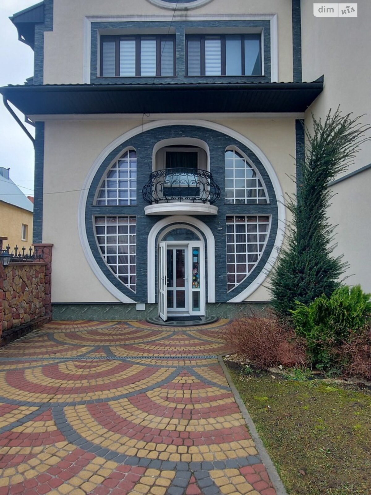 трехэтажный дом, 530 кв. м, кирпич. Продажа в Тернополе район Центр фото 1