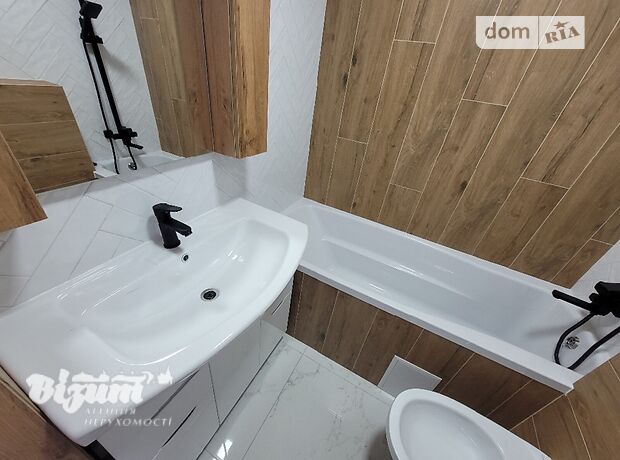 двухэтажный дом с ремонтом, 95 кв. м, кирпич. Продажа в Тернополе район Центр фото 1 двухэтажный дом с ремонтом, 95 кв. м, кирпич. Продажа в Тернополе район Центр фото 1