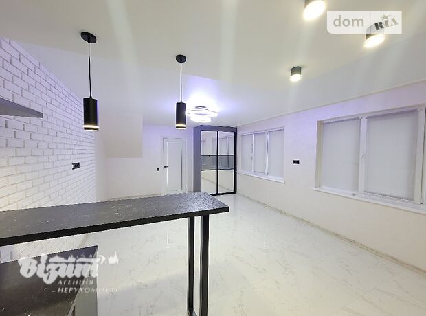 двухэтажный дом с ремонтом, 95 кв. м, кирпич. Продажа в Тернополе район Центр фото 1 двухэтажный дом с ремонтом, 95 кв. м, кирпич. Продажа в Тернополе район Центр фото 1
