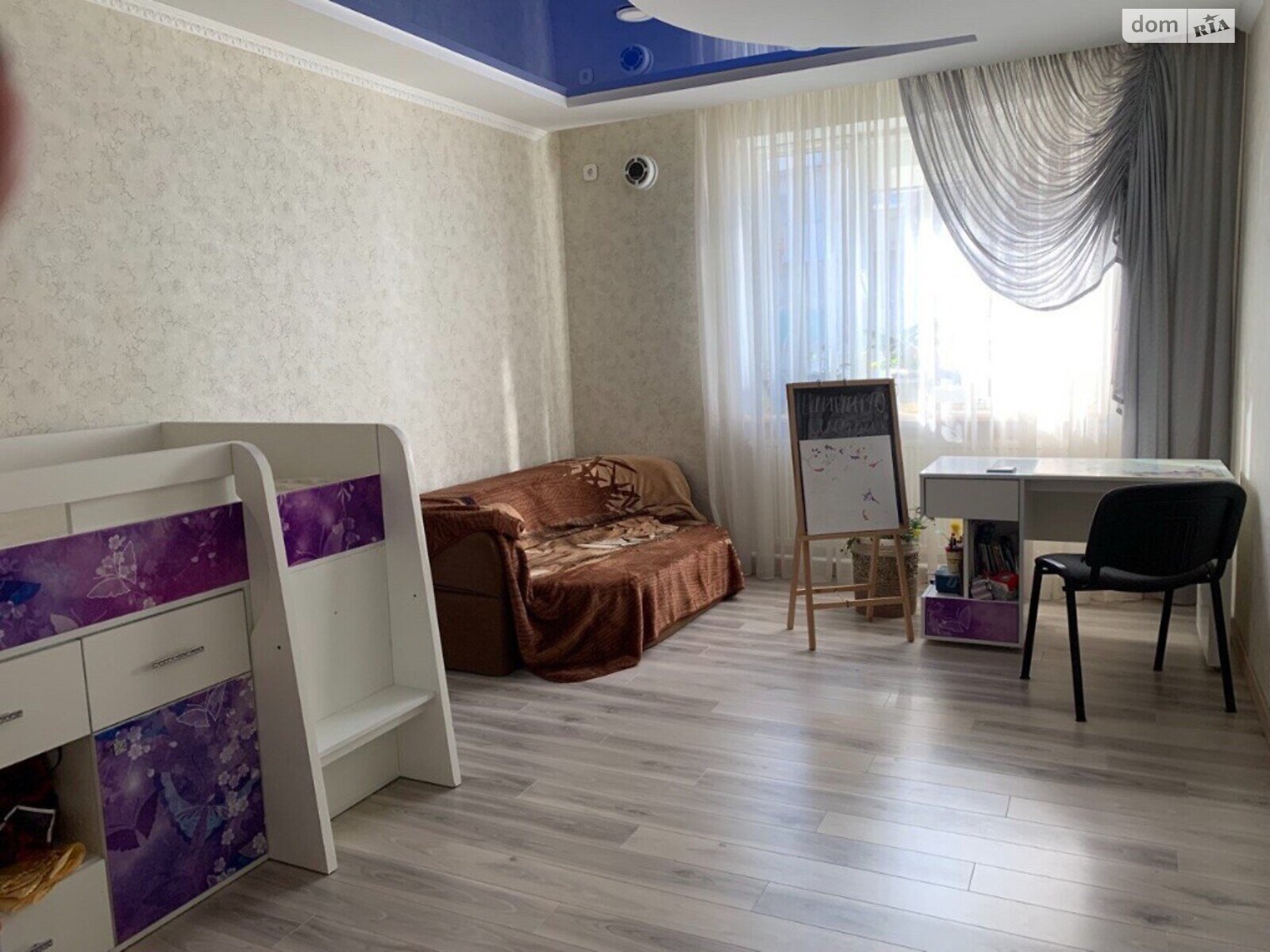 трехэтажный дом, 256.7 кв. м, кирпич. Продажа в Тернополе район Центр фото 1