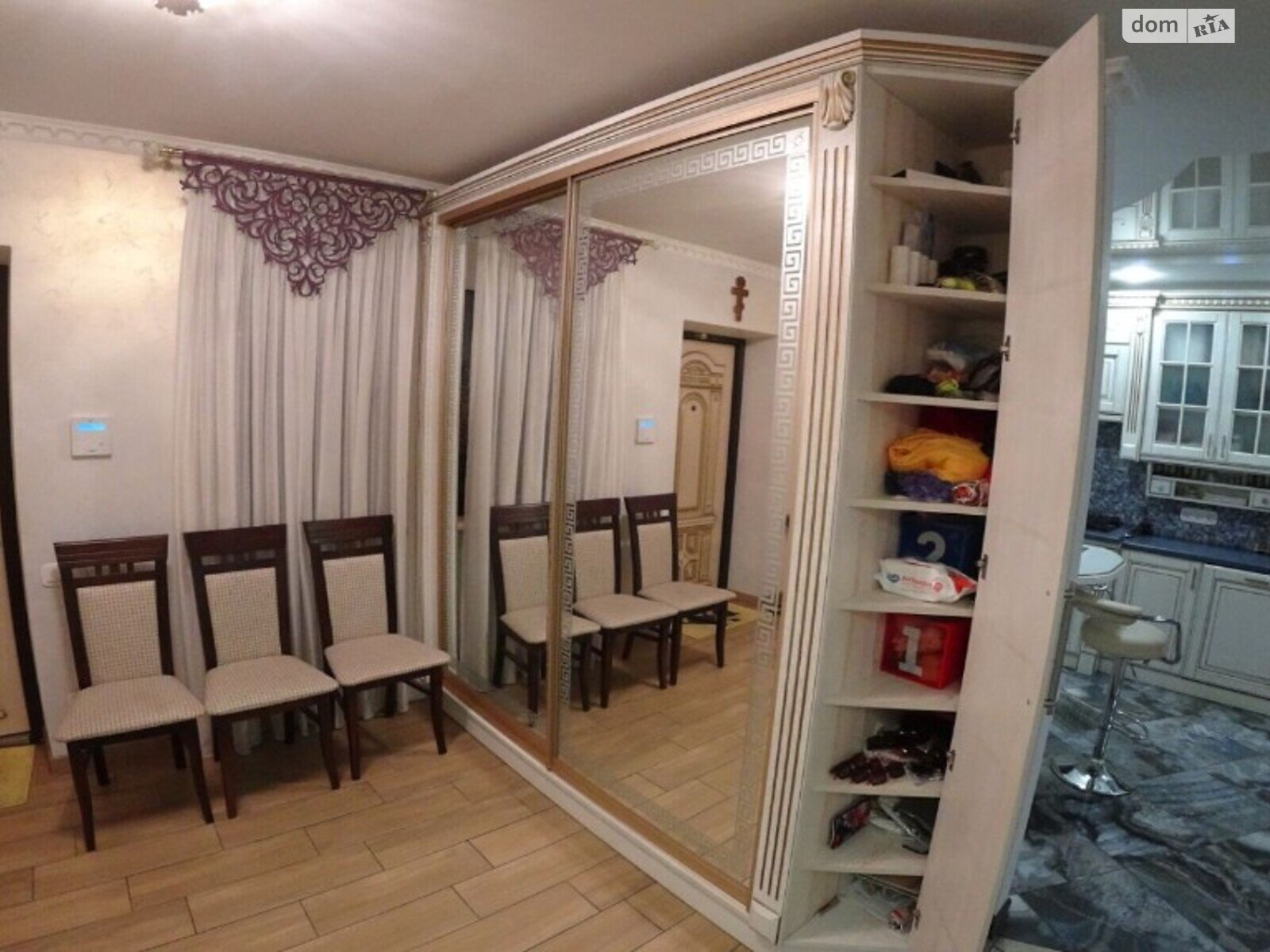 трехэтажный дом, 256.7 кв. м, кирпич. Продажа в Тернополе район Центр фото 1