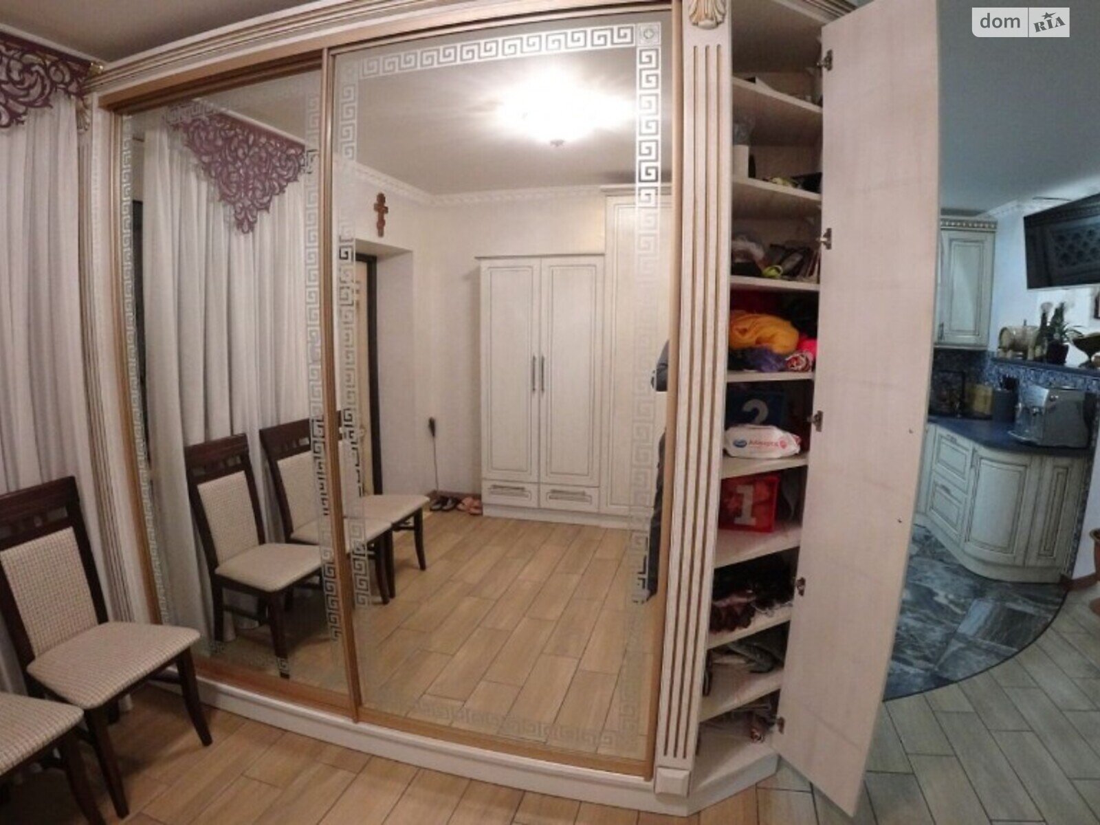 трехэтажный дом, 256.7 кв. м, кирпич. Продажа в Тернополе район Центр фото 1