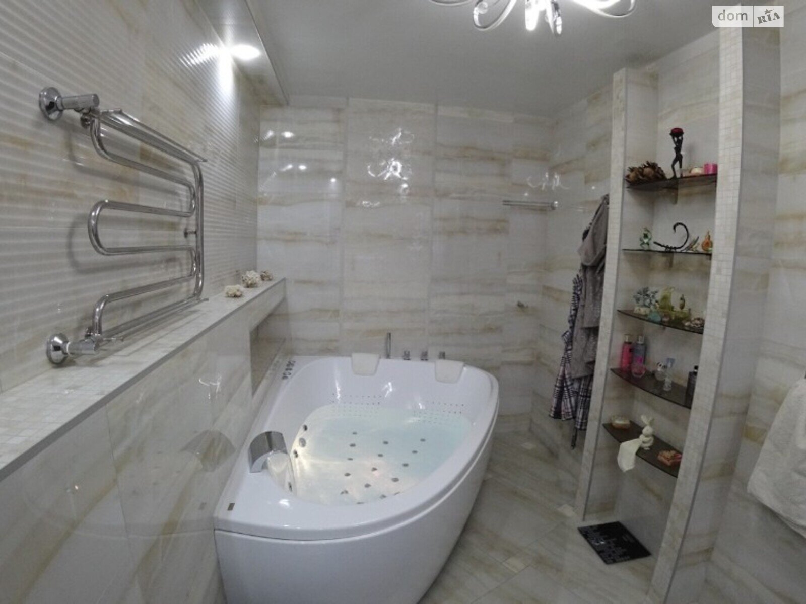 трехэтажный дом, 256.7 кв. м, кирпич. Продажа в Тернополе район Центр фото 1