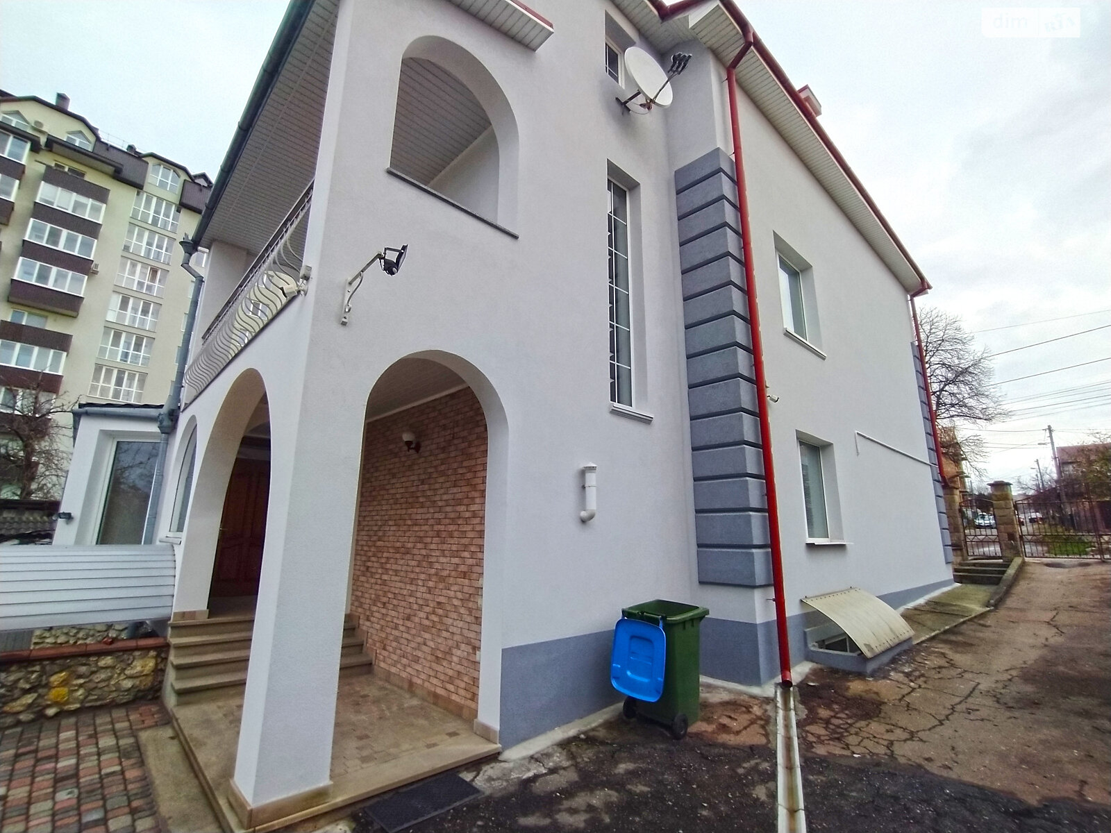 двухэтажный дом, 280 кв. м, кирпич. Продажа в Тернополе район Восточный фото 1