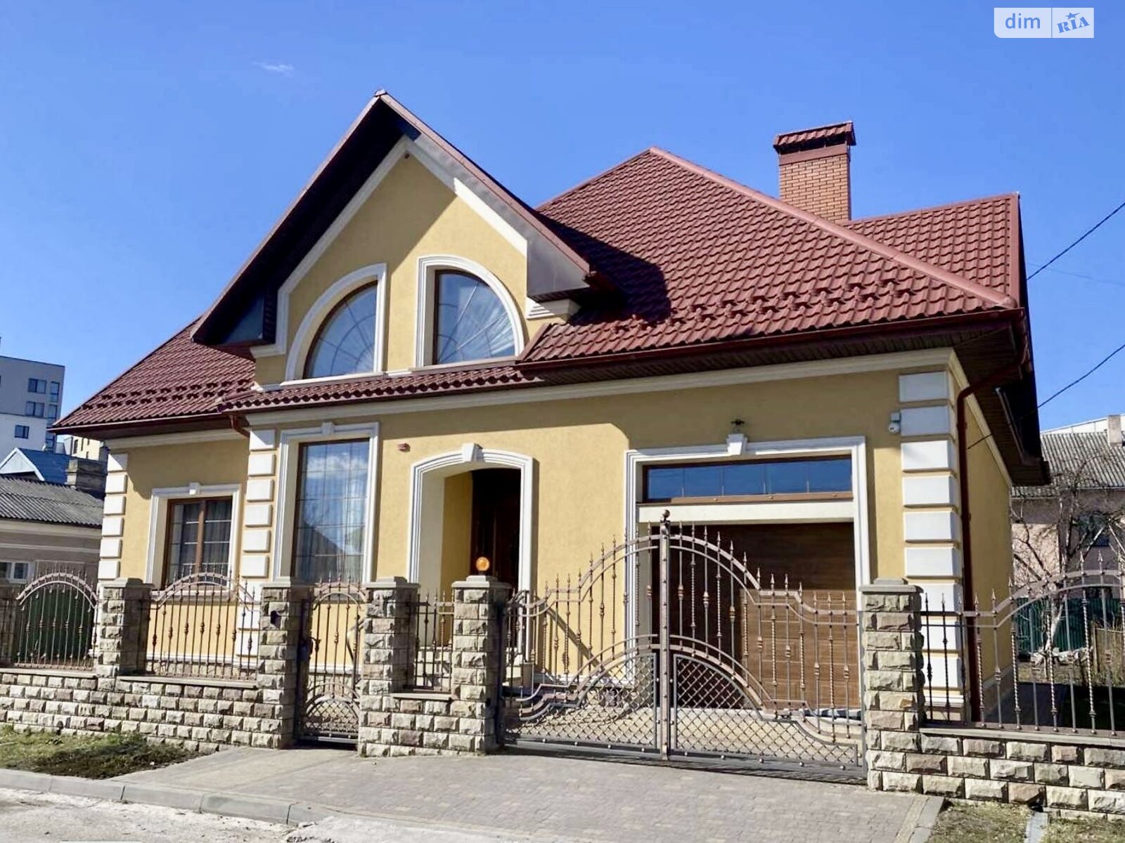 двухэтажный дом с гаражом, 284 кв. м, кирпич. Продажа в Тернополе район Восточный фото 1
