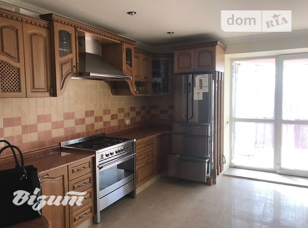 двухэтажный дом с ремонтом, 330 кв. м, кирпич. Продажа в Тернополе район Восточный фото 1 двухэтажный дом с ремонтом, 330 кв. м, кирпич. Продажа в Тернополе район Восточный фото 1