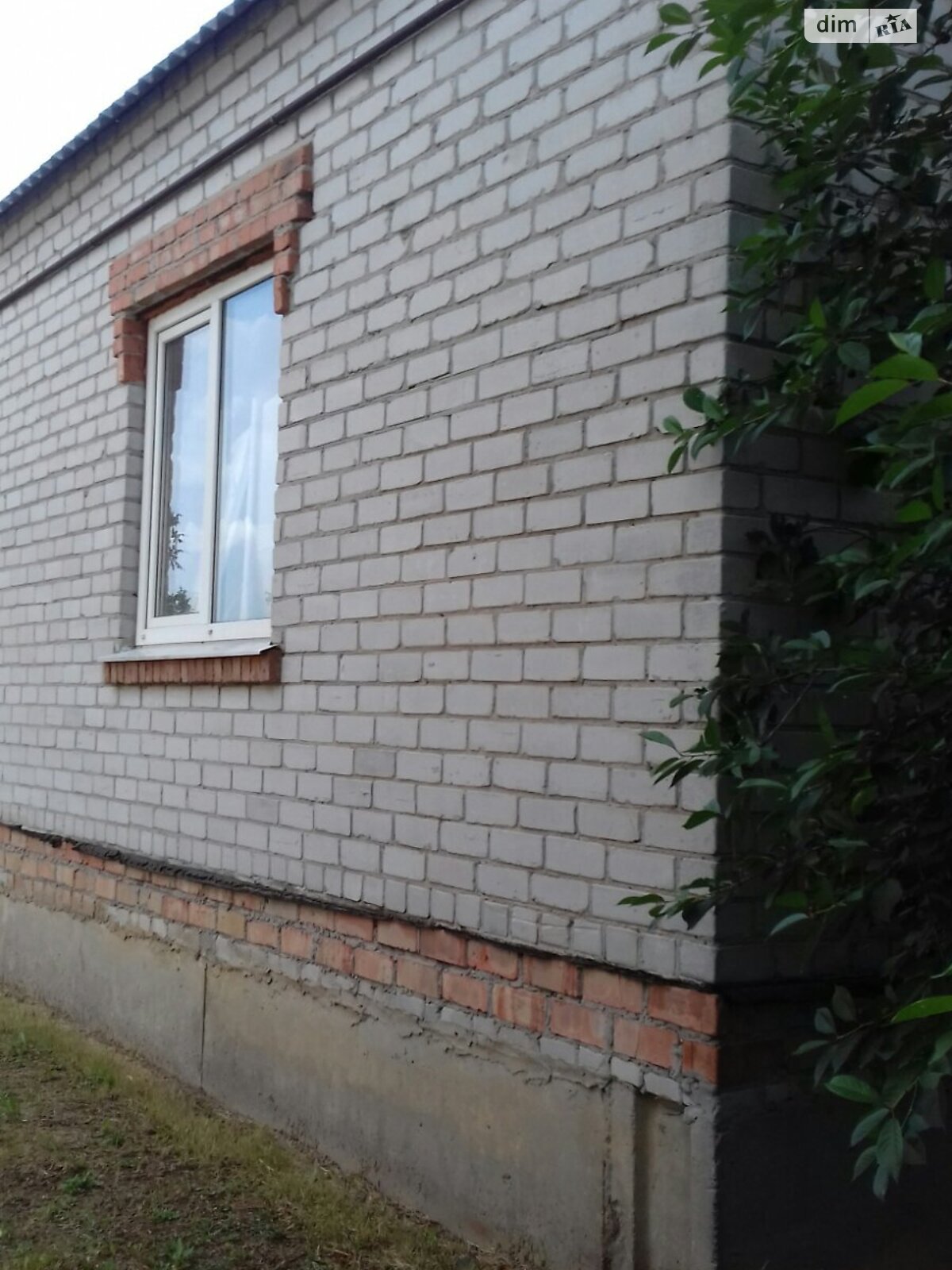 одноэтажный дом с гаражом, 200 кв. м, кирпич. Продажа в Томаковке район Томаковка фото 1 одноэтажный дом с гаражом, 200 кв. м, кирпич. Продажа в Томаковке район Томаковка фото 1