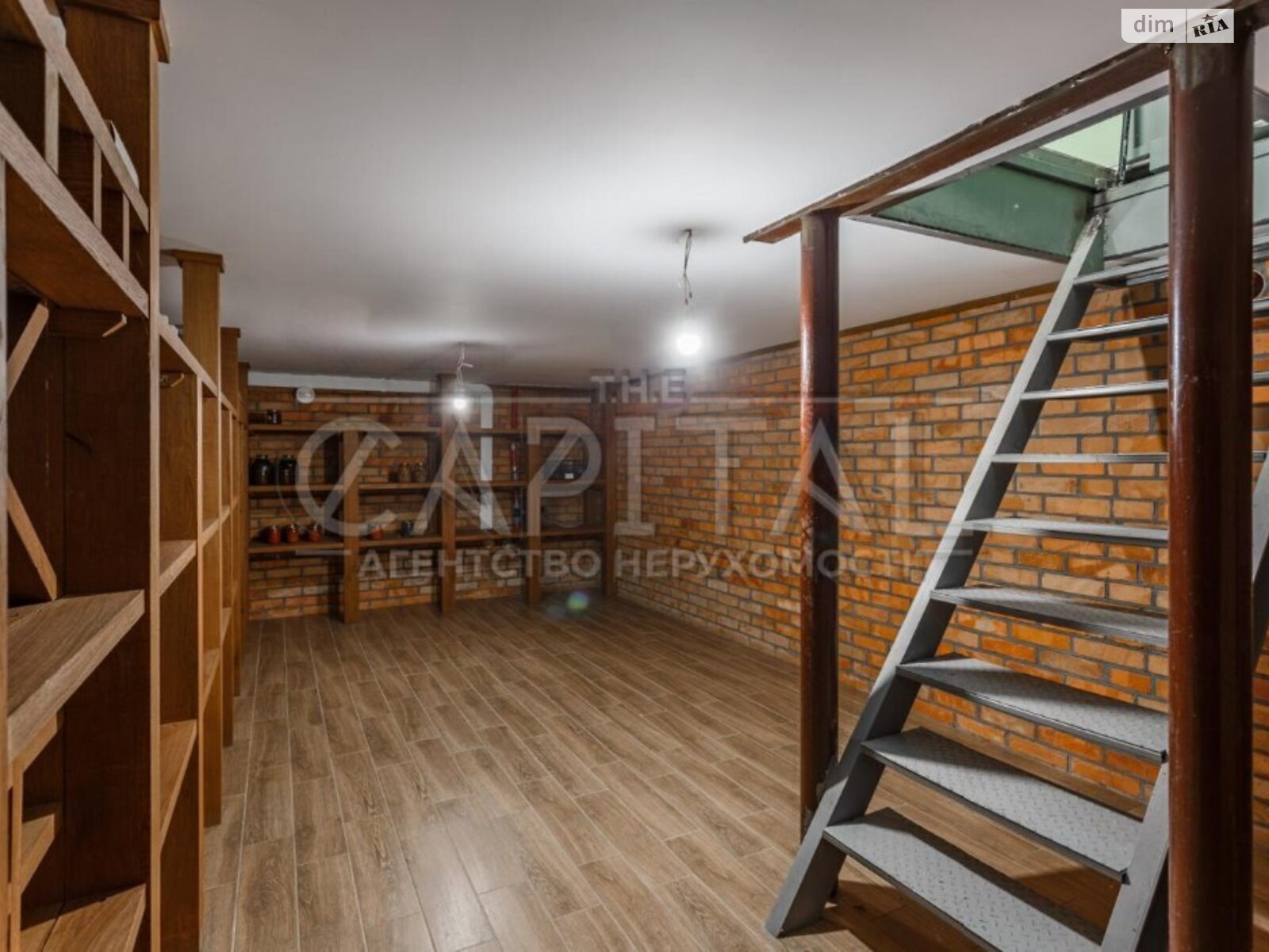 двухэтажный дом, 370 кв. м, кирпич. Продажа в Требухове фото 1